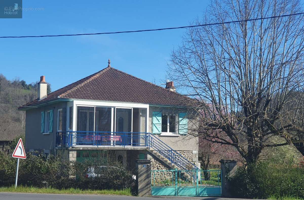 Maison à SAINT-ETIENNE-DE-MAURS