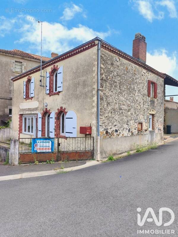 Photo 1 - Maison à SAINT-MARTIN-DES-NOYERS