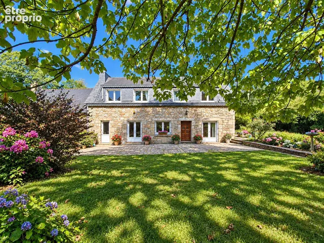 Longère de charme de 132 m² - 4 chambres + studio indépendant possible - terrain clos et arboré de 918 m² - garage - photo 2