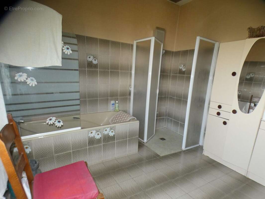 Maison à LA CAILLERE-SAINT-HILAIRE