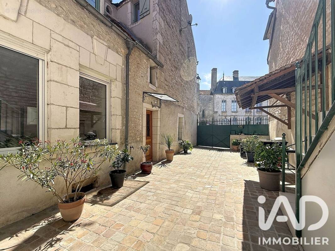 Photo 1 - Maison à SAINT-BRIS-LE-VINEUX