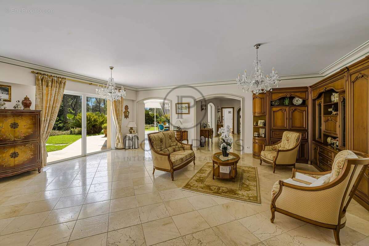 Maison à MOUGINS