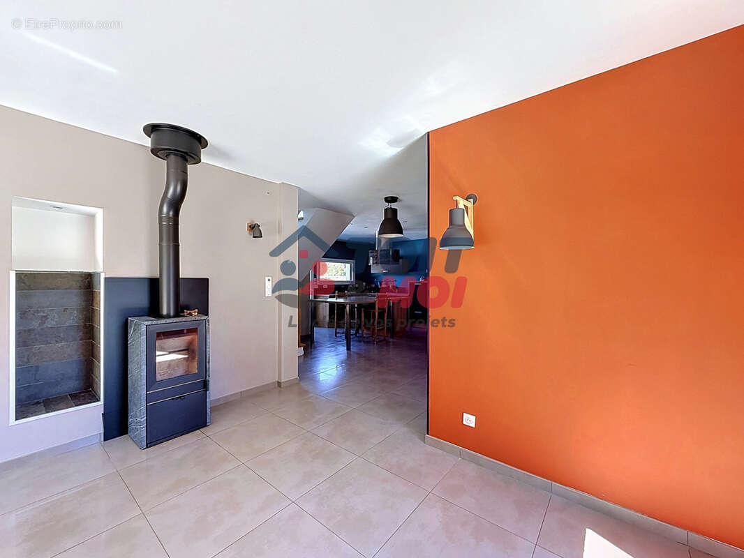 Maison contemporaine 2015 - 4 chambres - Suite parentale - Double garage - Terrain 1 449 m2 - photo 5