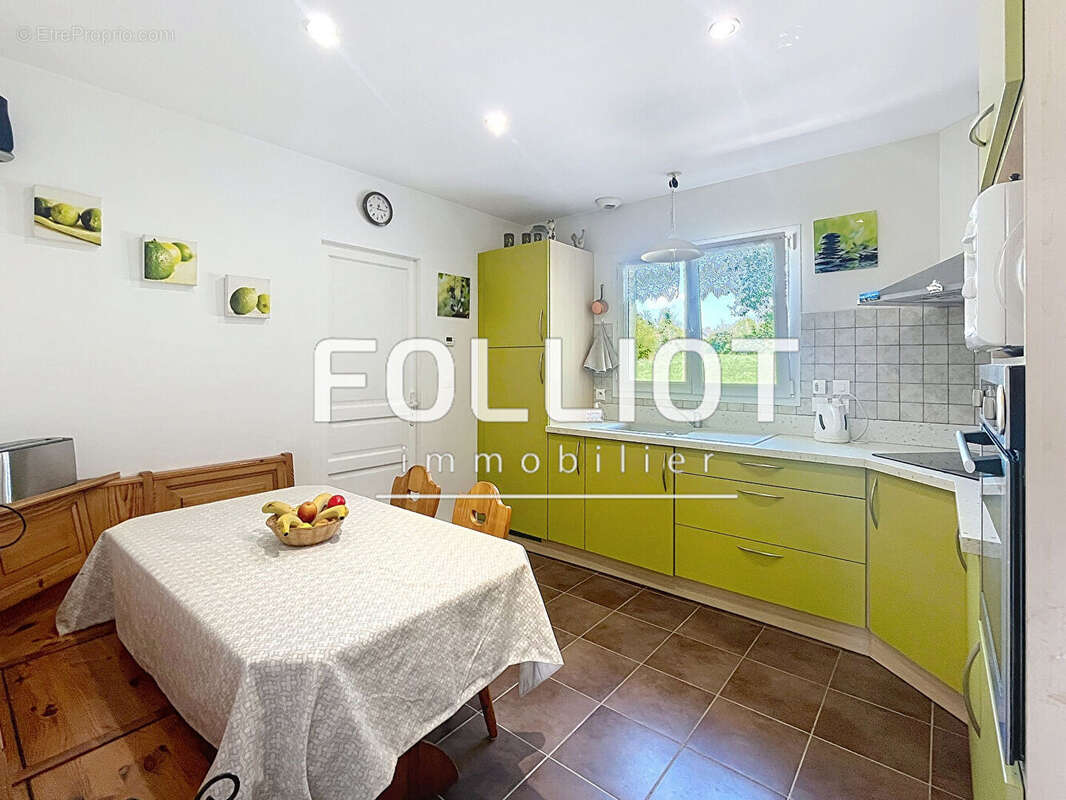 Maison à BRICQUEVILLE-SUR-MER