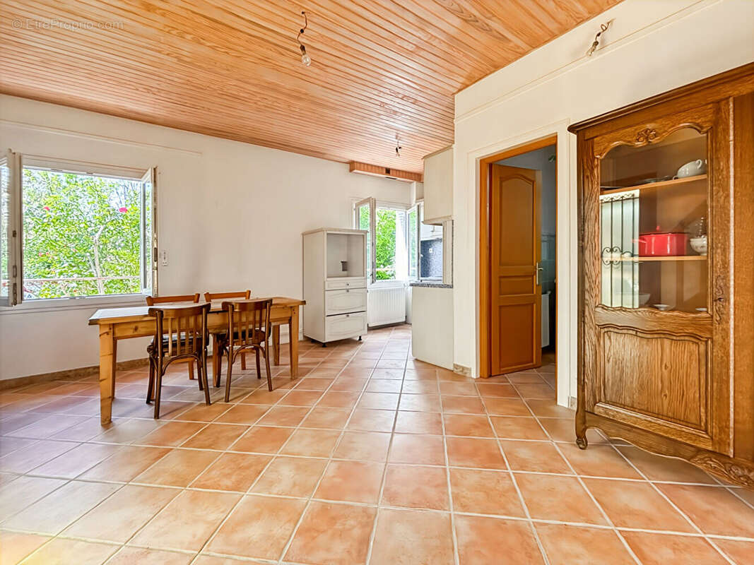 Maison à VERRIERES-LE-BUISSON