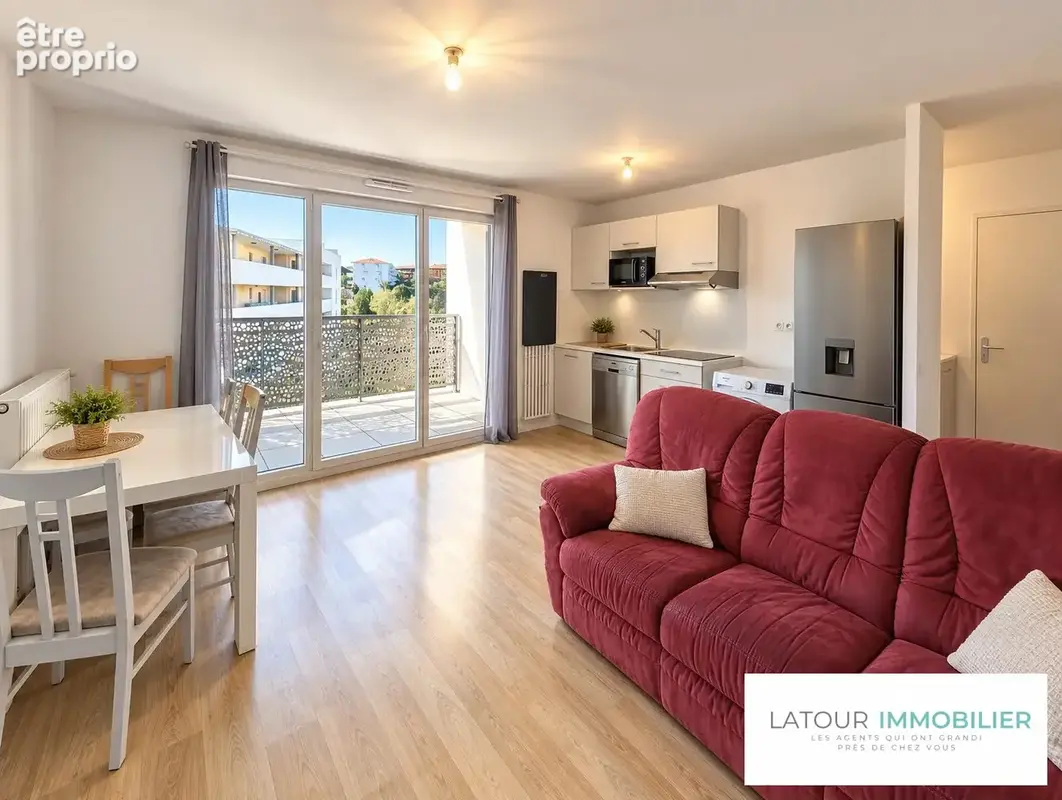 Appartement 2 pièces 43 m² à vendre à L'isle-D'abeau (38080) - photo 2