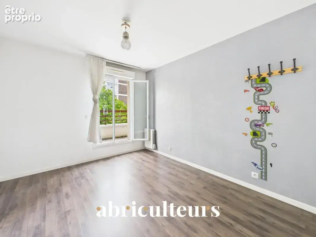 Vaste appartement de 128 m² en résidence récente et sécurisée  à Villeneuve-la-Garenne  (92390) - photo 7