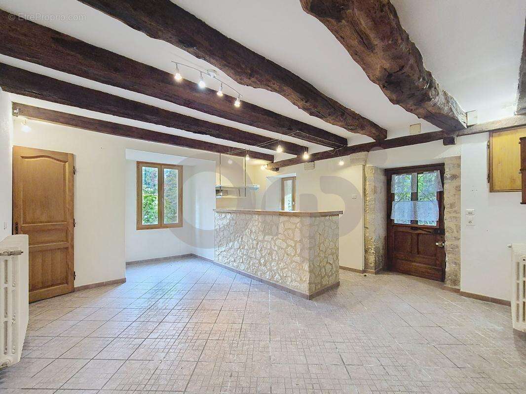 Maison à LE LARDIN-SAINT-LAZARE