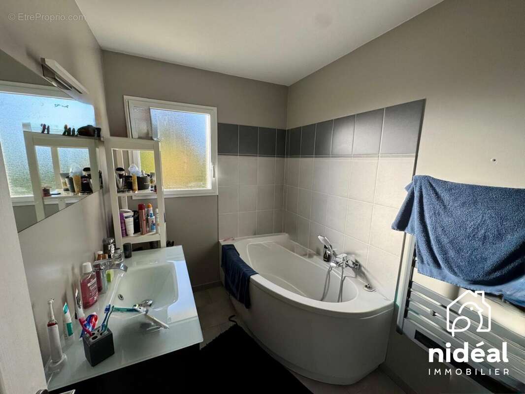 Maison à FERRIERES-HAUT-CLOCHER