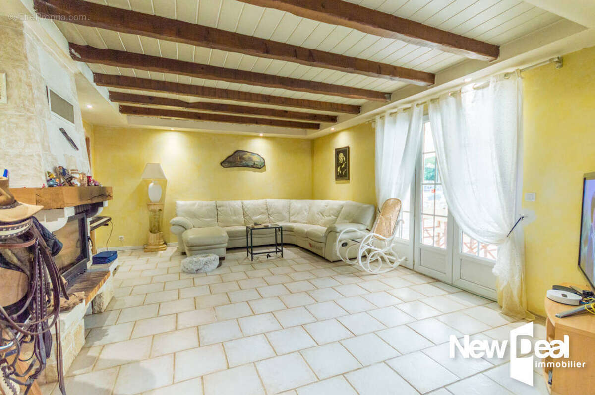 Maison à TOURRETTES