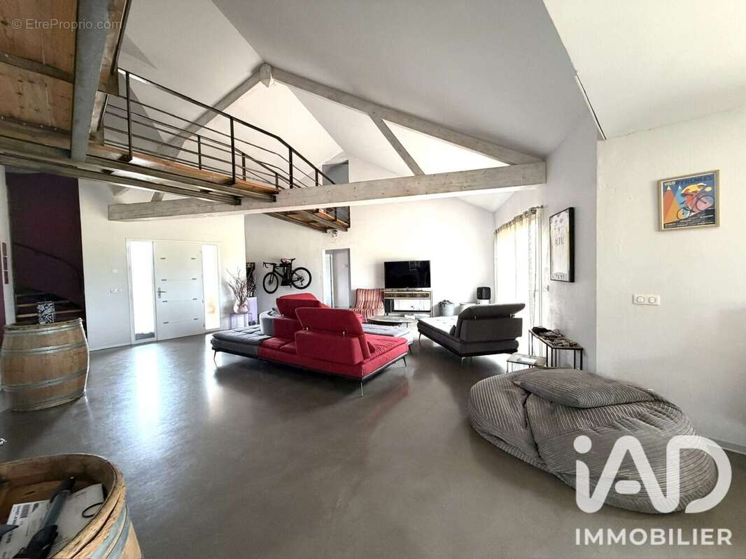 Maison 264 m² à Bordes  - photo 6