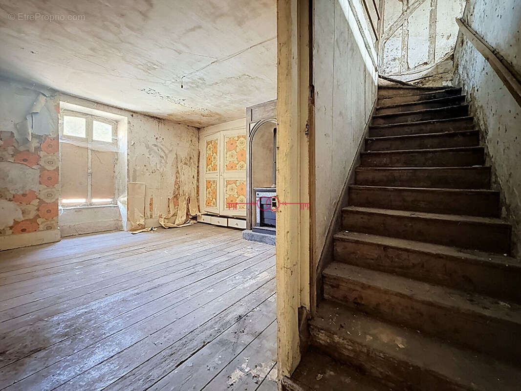 Maison de caractère à rénover Sainte Ménéhould 298 m2 - photo 10