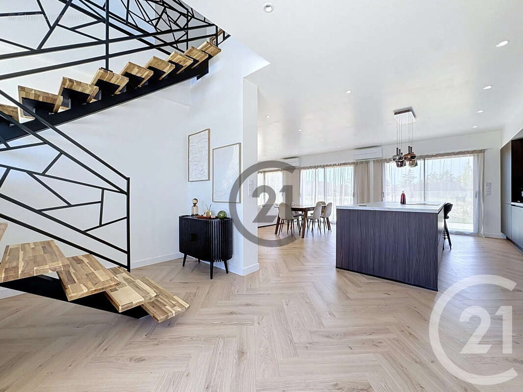 Maison 171 m² à Gueux  - photo 10