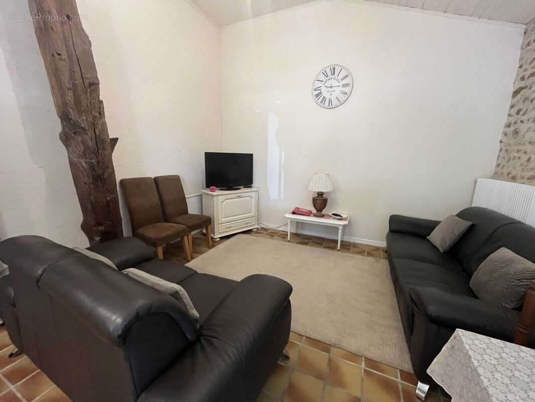 Maison à CHASSENEUIL-SUR-BONNIEURE