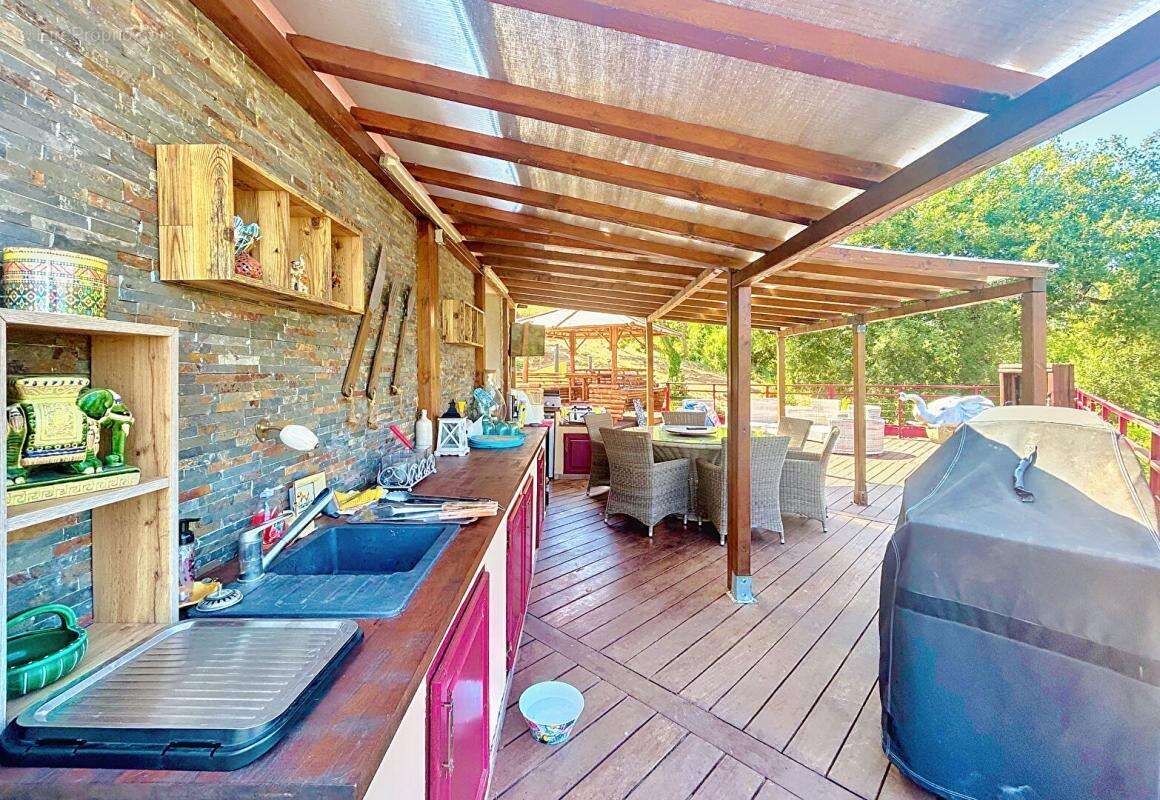 En EXCLUSIVITE Villa de 185m² avec panorama exceptionnel et un calme absolu sur la plaine des Maures - photo 5