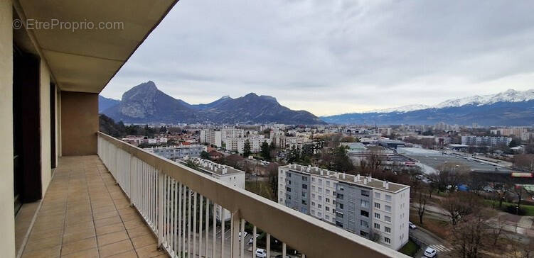 Appartement à SEYSSINET-PARISET