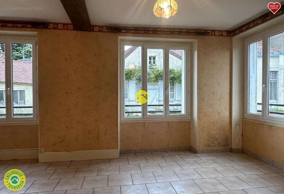 Maison à JOUET-SUR-L&#039;AUBOIS