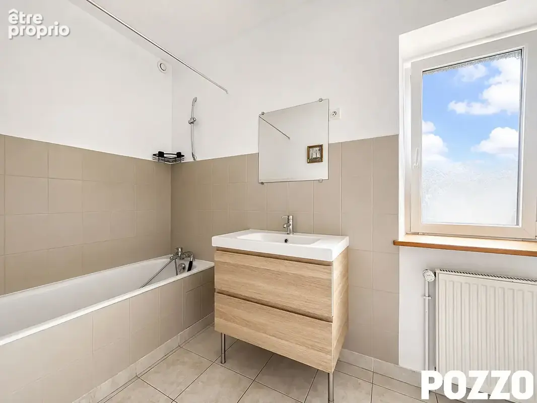 Maison lumineuse, 5ch avec terrasse, garage et dépendance, proche centre-ville de coutances - photo 8