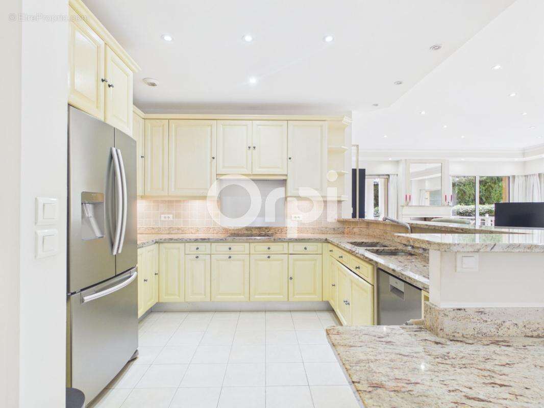 Appartement à MANDELIEU-LA-NAPOULE