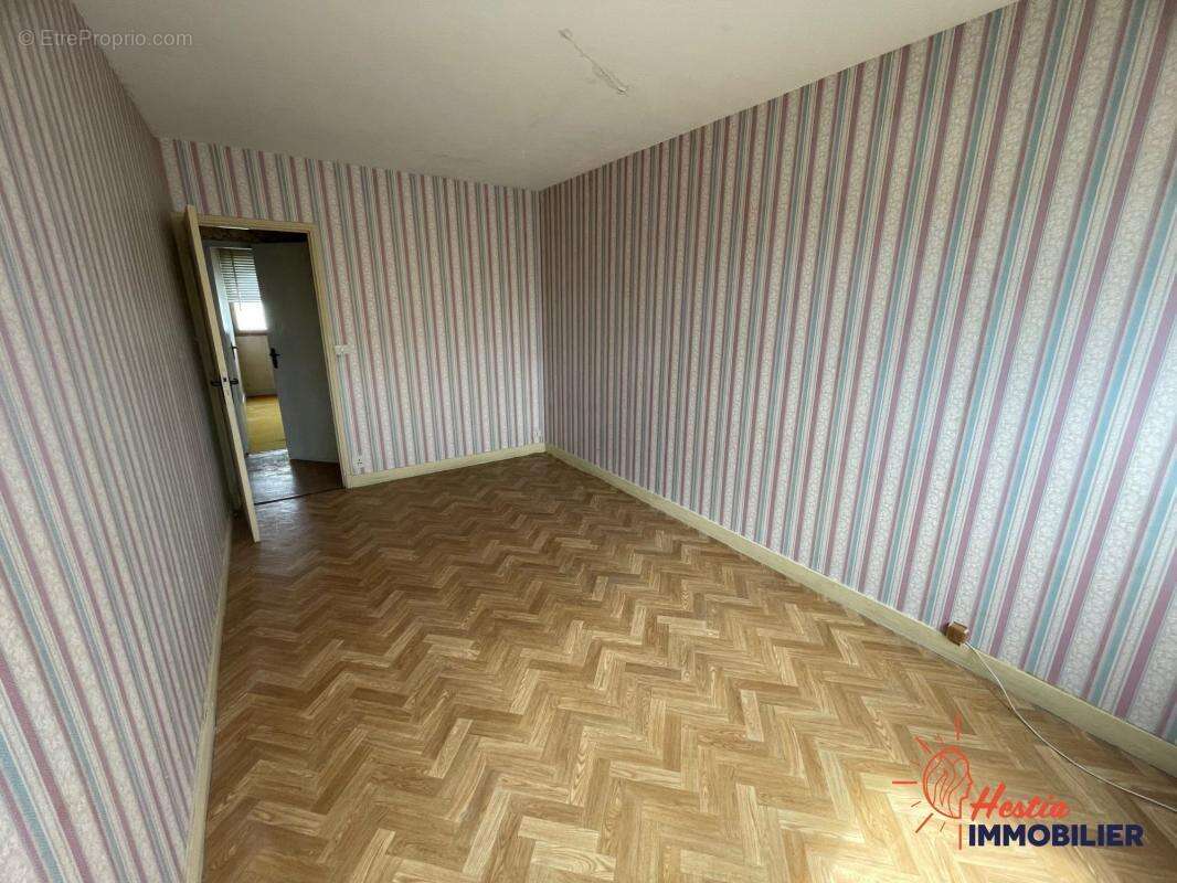T3/4 de 66 m² avec garage box -- 4ème étage, vue dégagée - photo 10