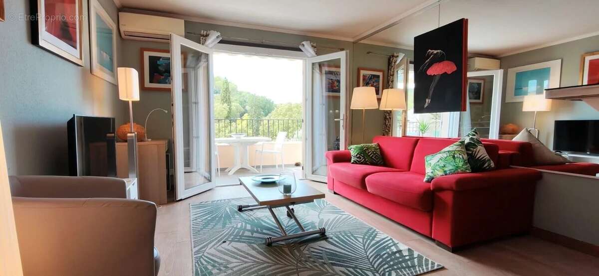 Appartement à VALBONNE