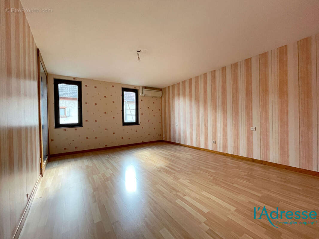 Maison à SAINTE-CROIX-EN-PLAINE