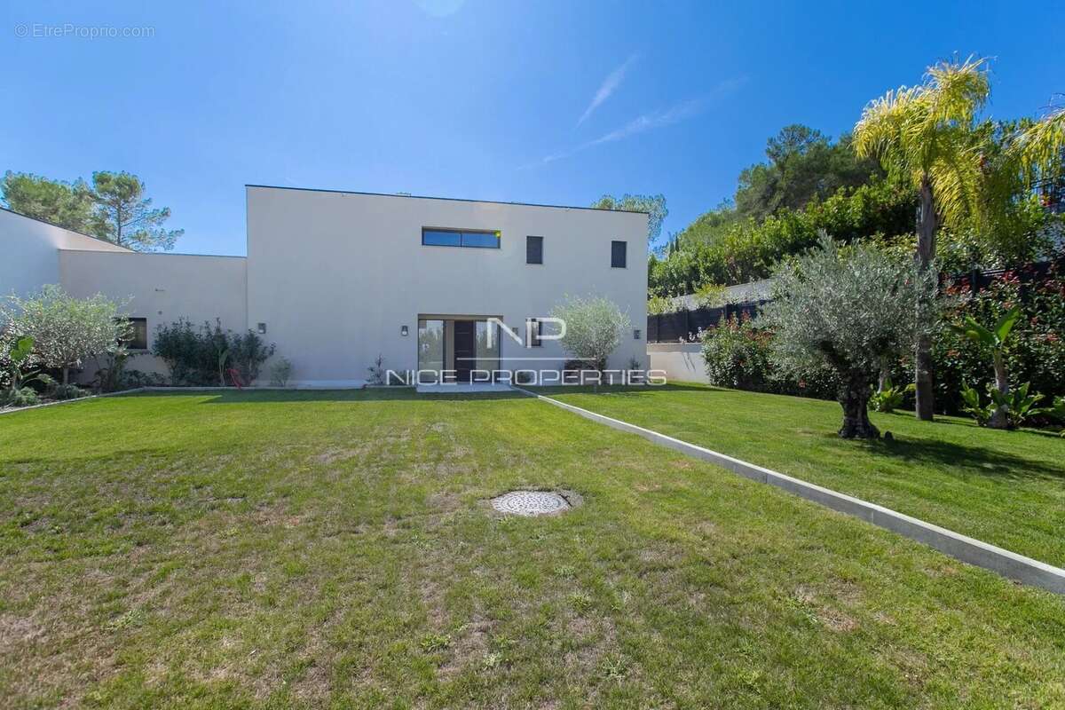 Maison à MOUANS-SARTOUX