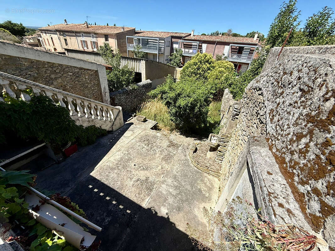 Maison de 198 m² avec deux logements distincts, terrasse, jardin et fort potentiel d'acquisition familiale ou patrimoniale - photo 4