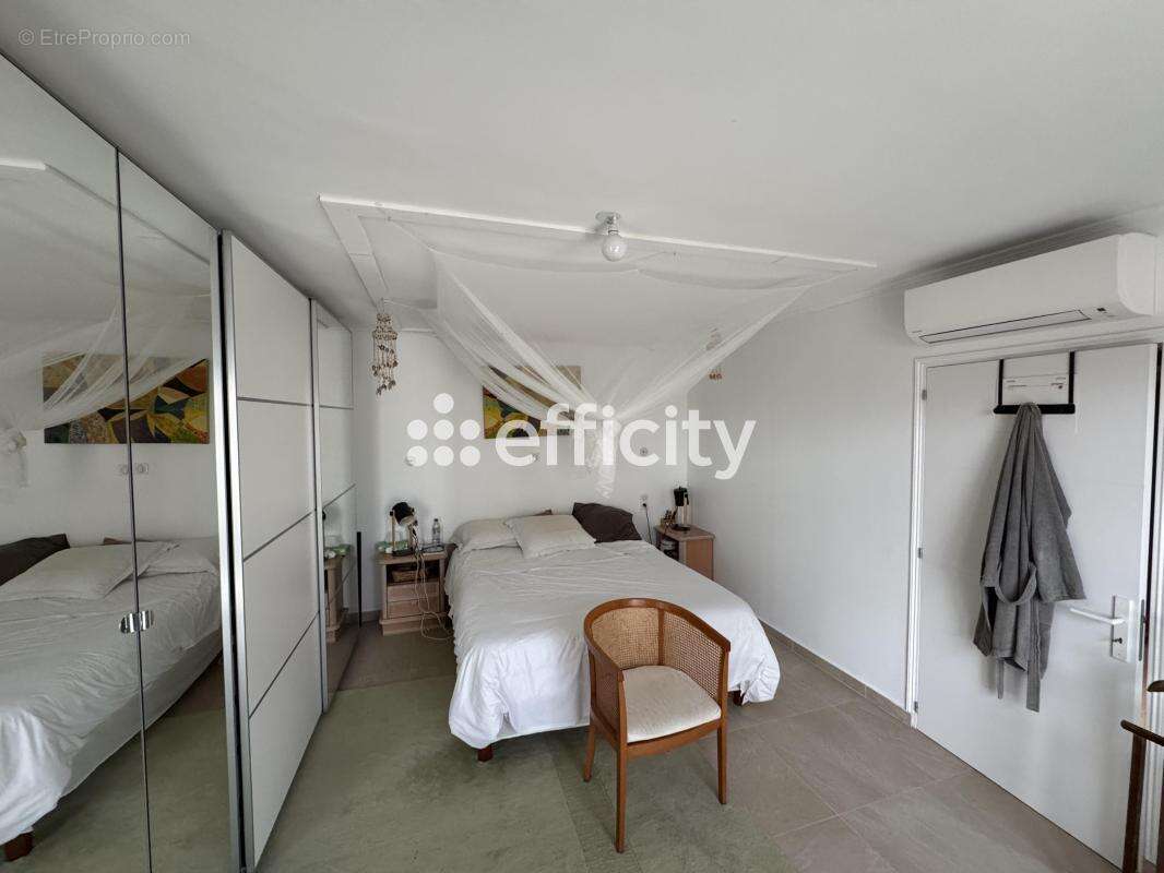 Maison à LA LONDE-LES-MAURES