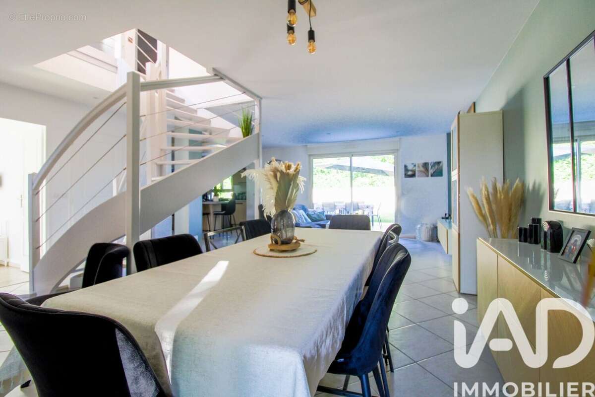 Photo 2 - Maison à LONGNES