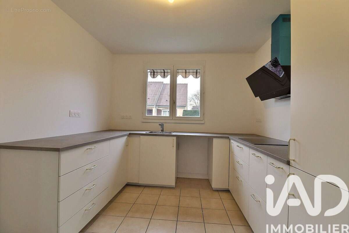 Maison 143 m² à Ozoir-La-Ferriere  - photo 3