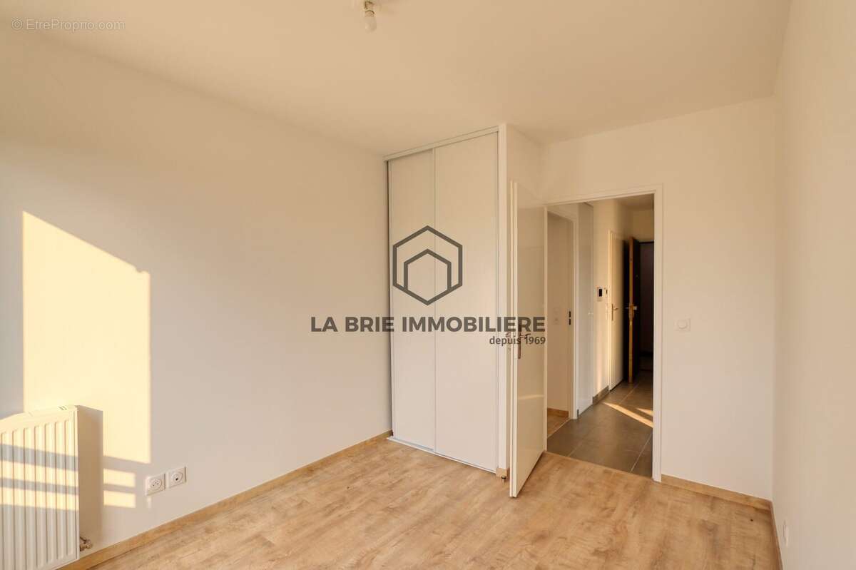 Appartement 61 m² à Mennecy  - photo 5