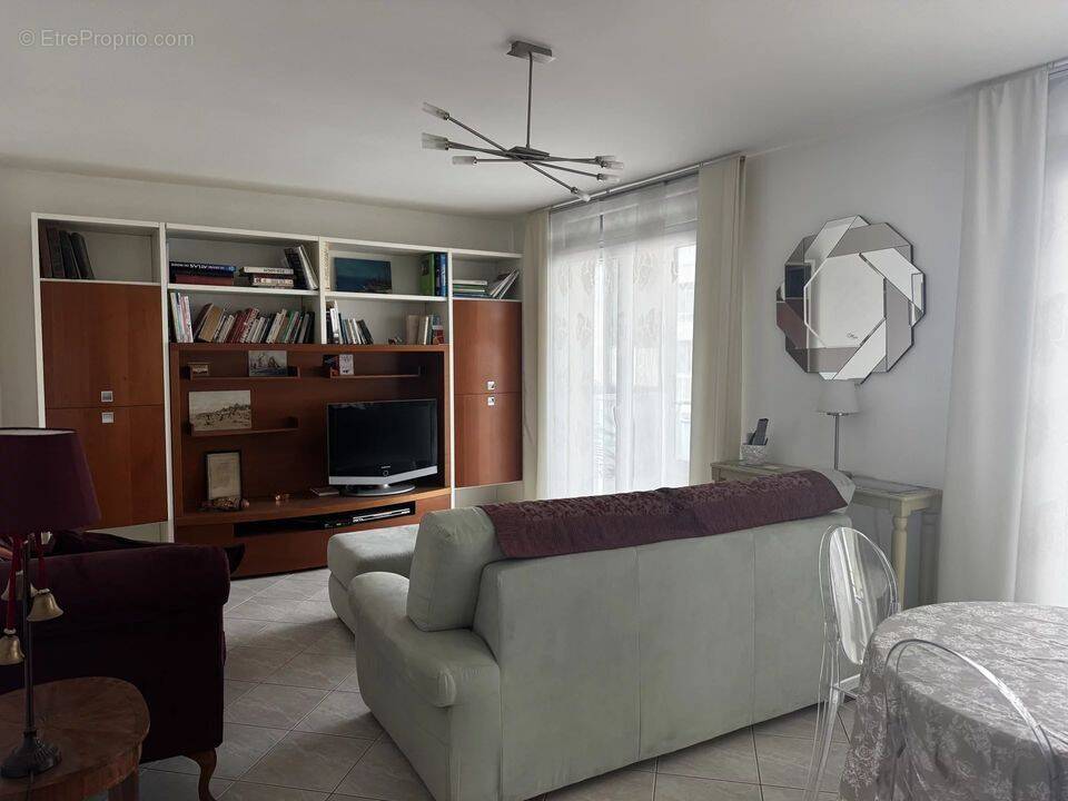 Appartement à CARRY-LE-ROUET