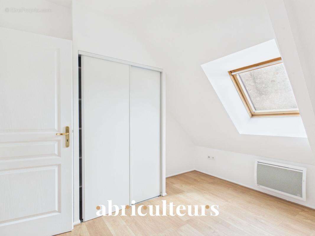 Appartement T2 de caractère au sein d’une ancienne Grange Dîmière en vente à Survilliers (95470) - photo 7
