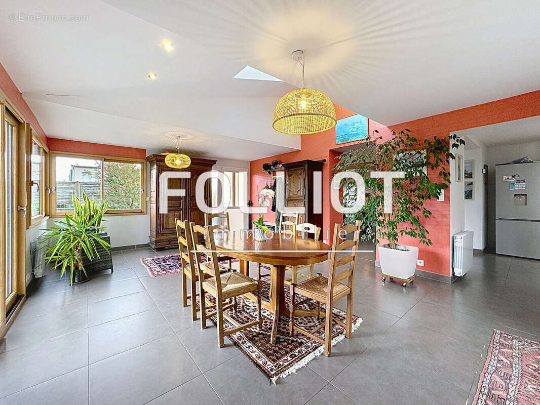 Maison à AGON-COUTAINVILLE