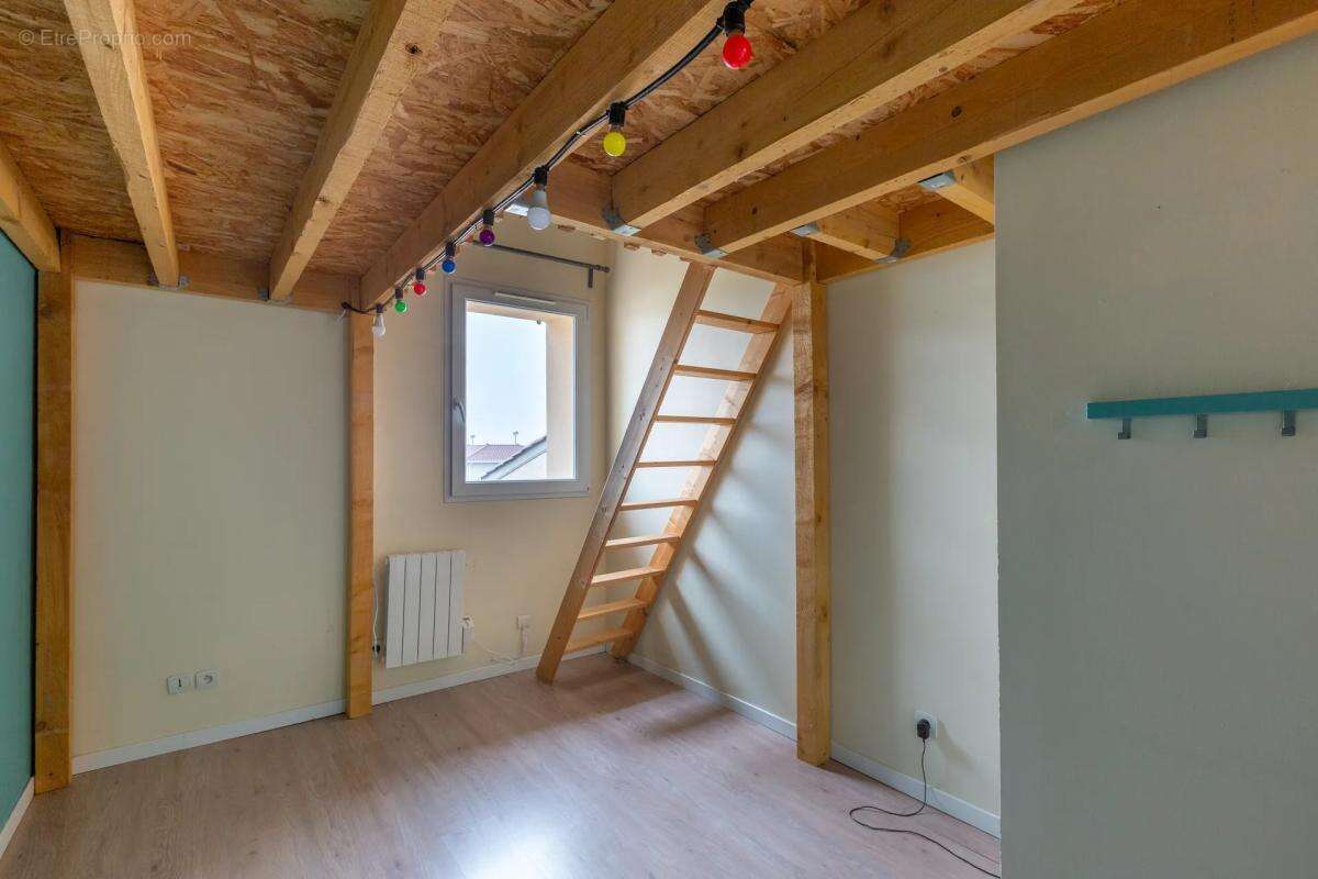 Maison à SAINT-ANDEOL-LE-CHATEAU