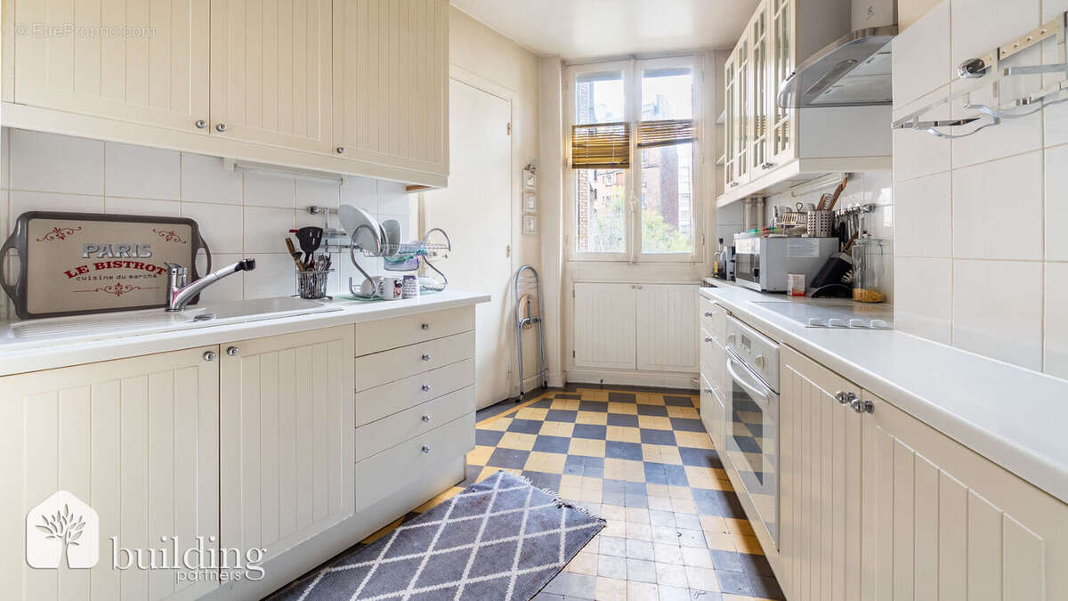 Appartement à PARIS-17E