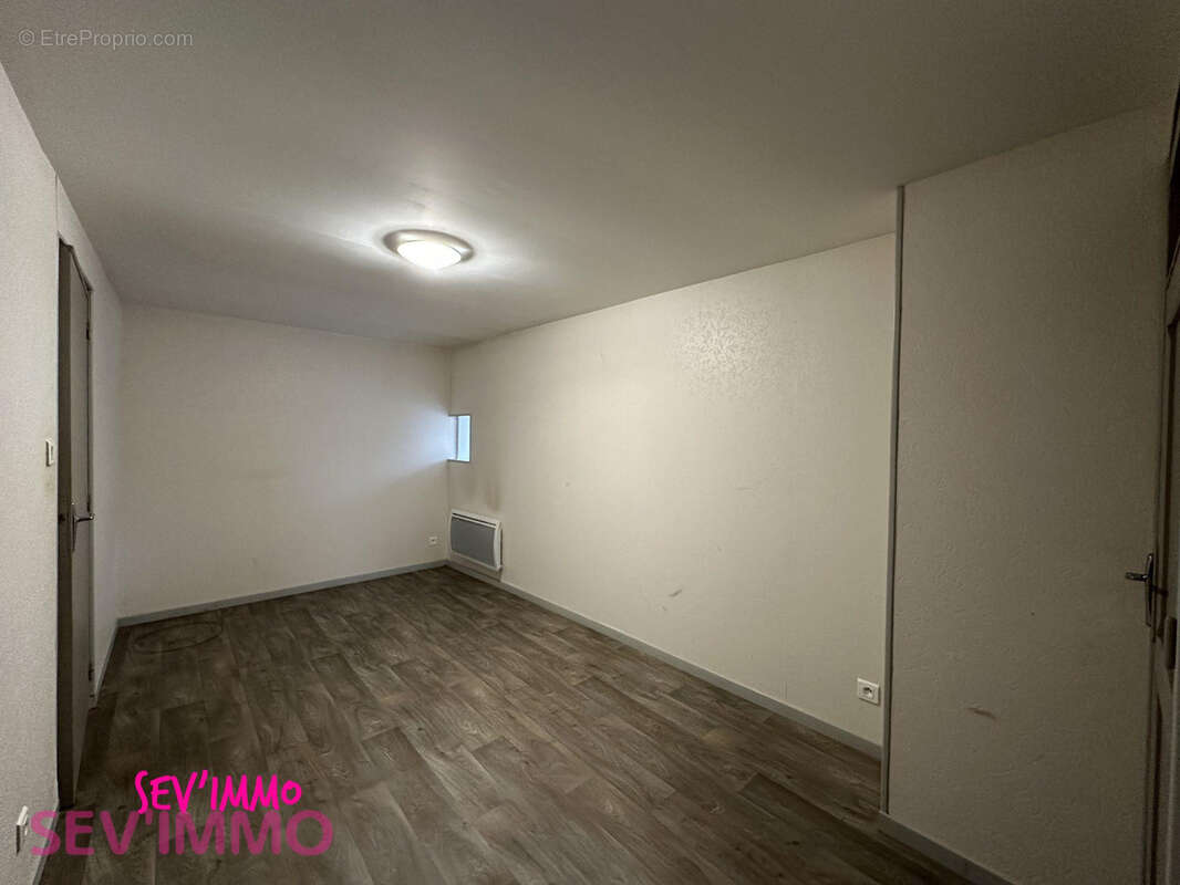 Maison 125 m² à Saint-Germain-Des-Fosses  - photo 14