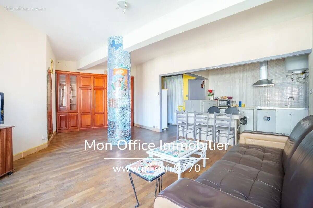 Appartement à MARSEILLE-1E