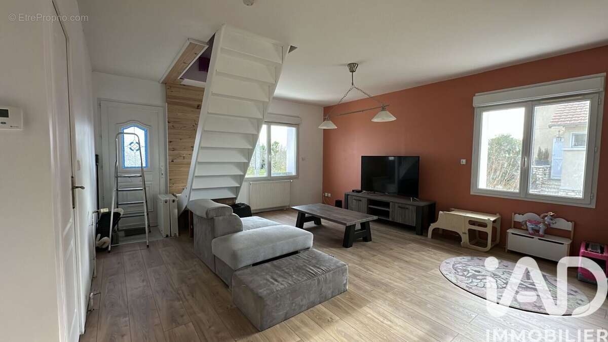 Photo 2 - Maison à CHATELLERAULT