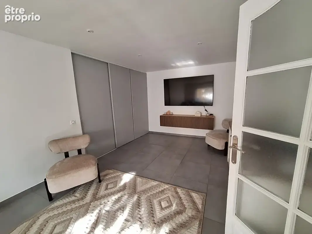 Superbe maison t5/6 piscine - garage - secteur tour sainte 14e - photo 5