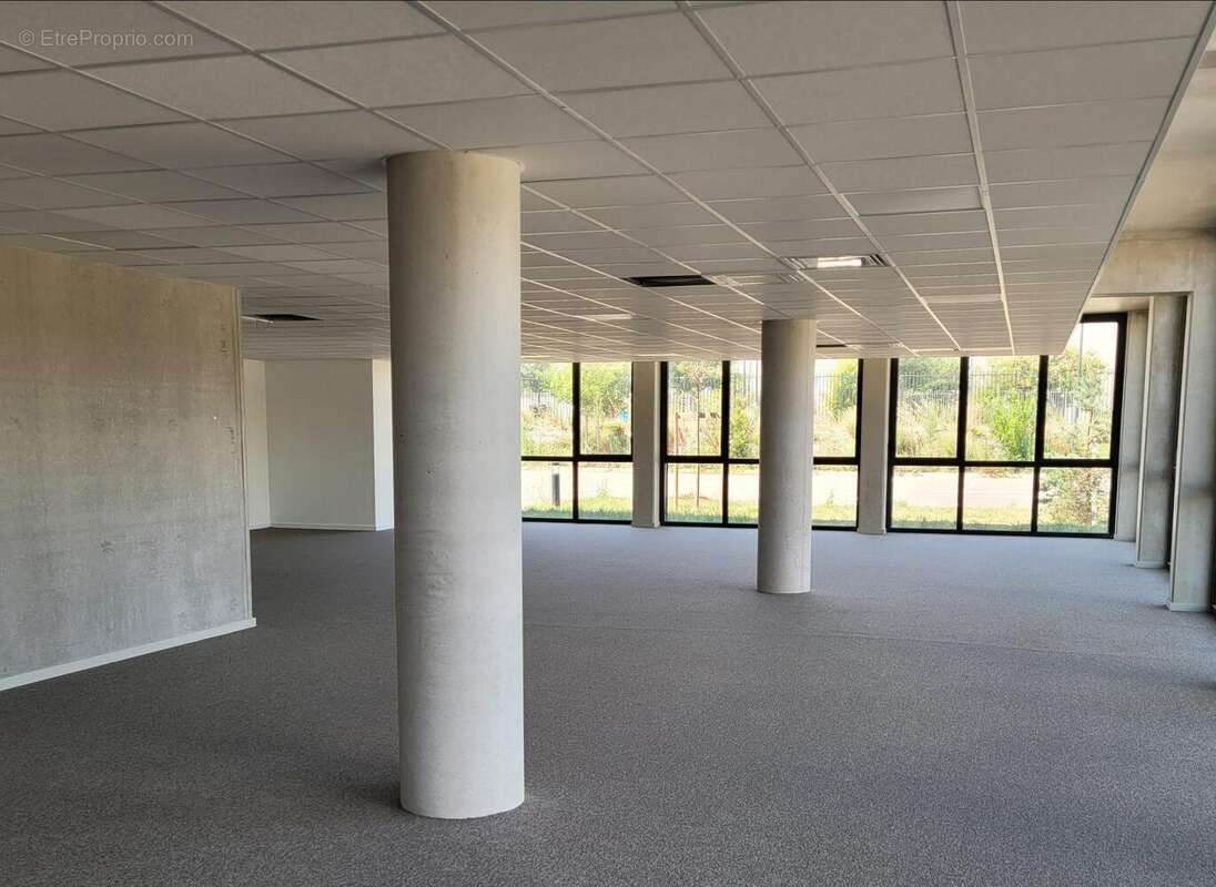 Appartement 3600 m² à Valence  - photo 2