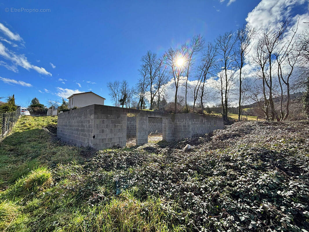 Terrain à VILLEMONTAIS