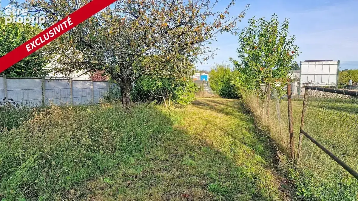 Saint-Jean-d’Angély – Maison à rénover 73 m², garage et terrain - photo 11