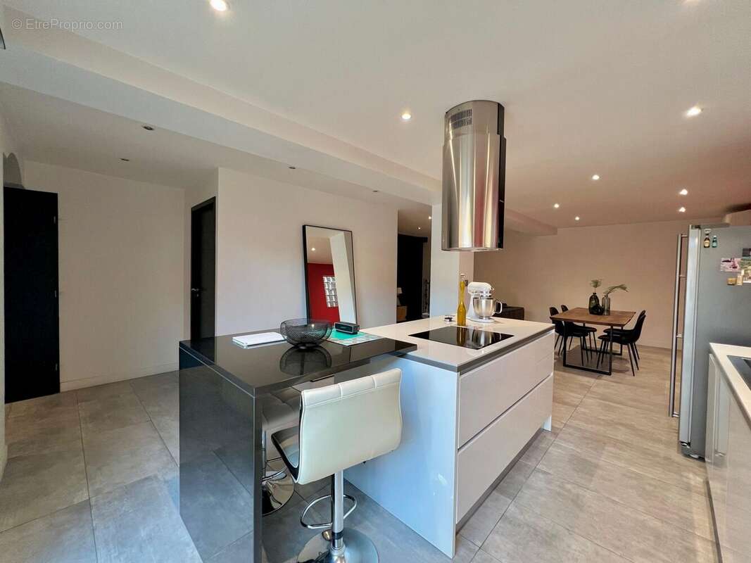 Maison à PONT-DE-CHERUY