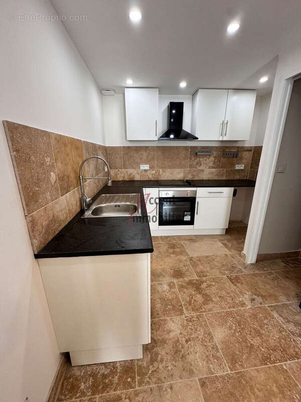EXCLUSIVITE : VENELLES - Maison T3 entièrement rénovée dans le vieux village - photo 3