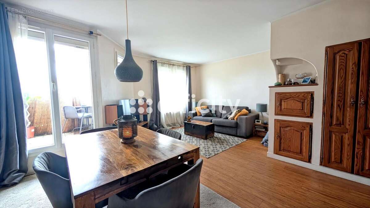 Appartement à LOGNES