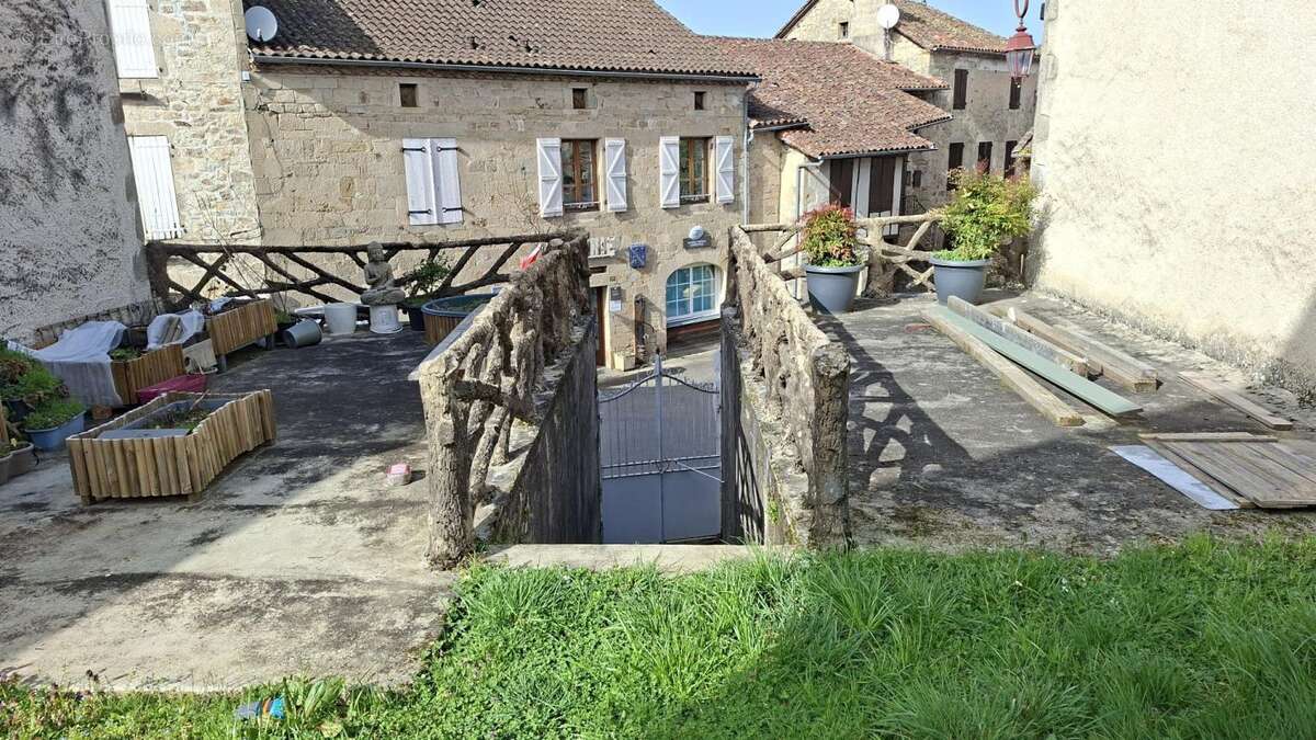 Maison à TEYSSIEU