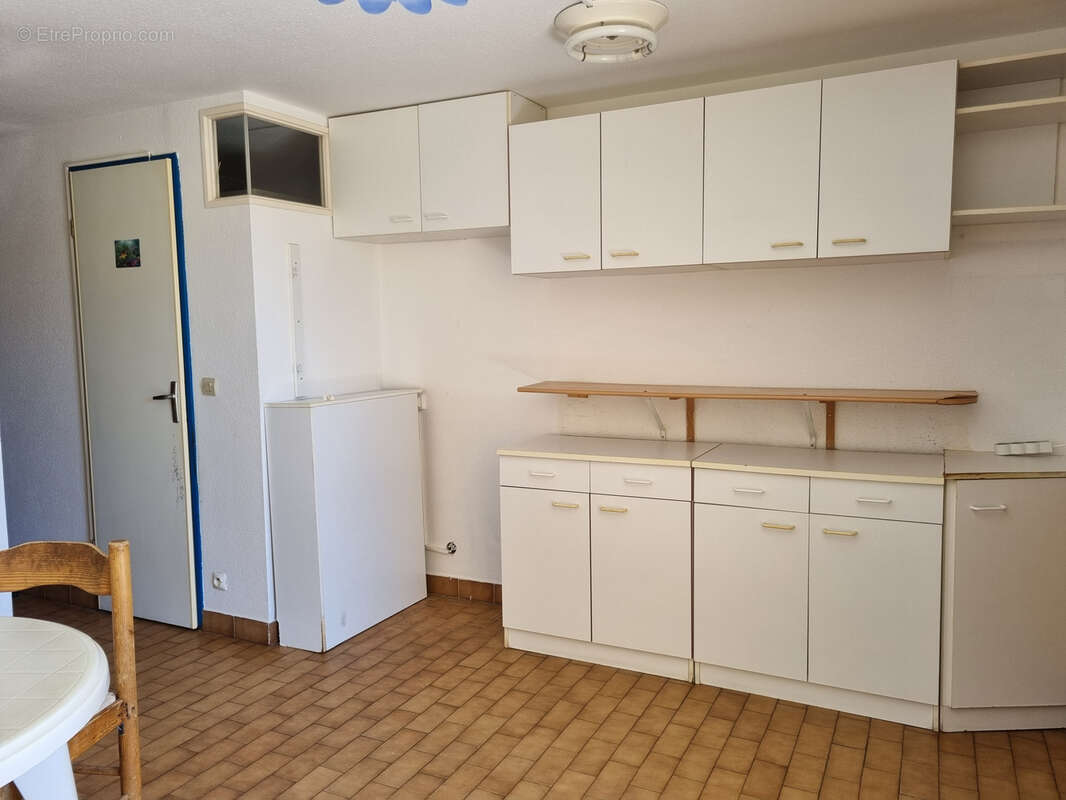 A vendre - gruissan - au coeur du port et proche de plage du grazel -  appartement 4 couchages - terrasse - pi - photo 8