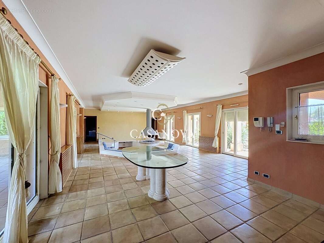 Maison à POMEROLS